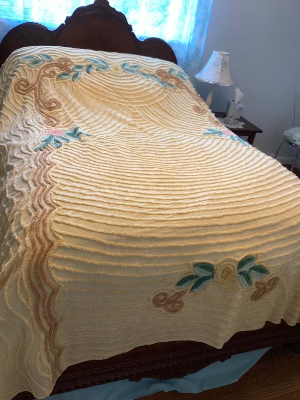 Vintage/antique full size floral chenille bedspread